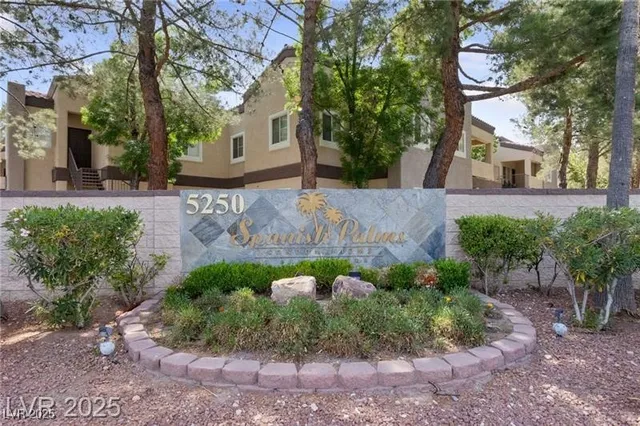 $1,570 | 5250 South Rainbow Boulevard, Unit 2104, Las Vegas, NV 89118