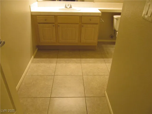 $1,570 | 5250 South Rainbow Boulevard, Unit 2104, Las Vegas, NV 89118