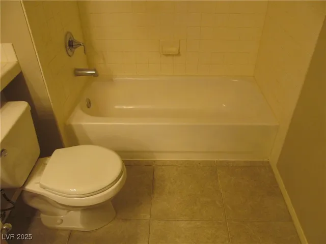 $1,570 | 5250 South Rainbow Boulevard, Unit 2104, Las Vegas, NV 89118