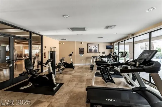 $1,570 | 5250 South Rainbow Boulevard, Unit 2104, Las Vegas, NV 89118