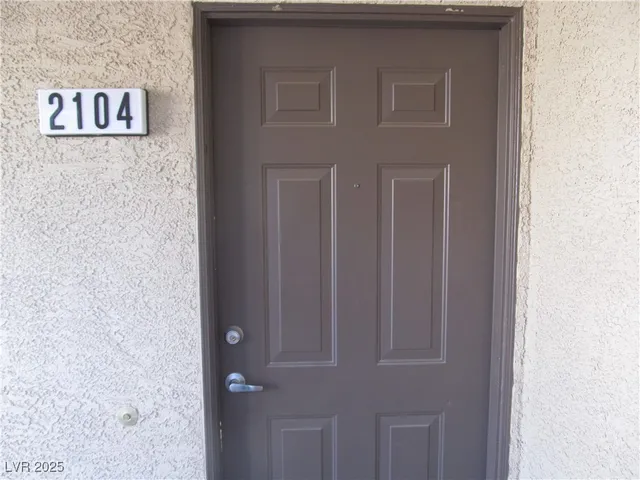 $1,570 | 5250 South Rainbow Boulevard, Unit 2104, Las Vegas, NV 89118