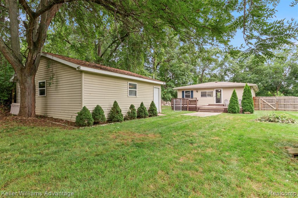 1815 Gulley Road Howell, MI 48843 - Photo 27 of 38