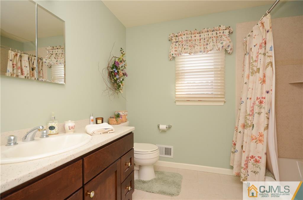 21 Oak Tree Road Monmouth Junction, NJ 08852 - Photo 15 of 20 Gallery Image 15