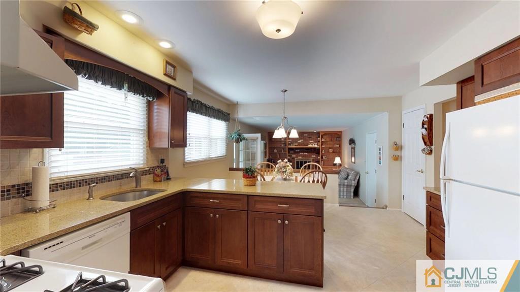 21 Oak Tree Road Monmouth Junction, NJ 08852 - Photo 7 of 20 Gallery Image 7
