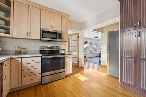 $775,000 | 406 South Evergreen Avenue, Arlington Heights, IL 60005