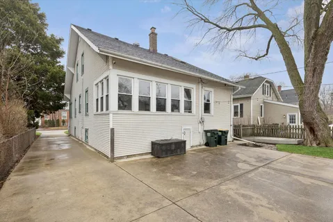 $775,000 | 406 South Evergreen Avenue, Arlington Heights, IL 60005