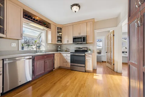 $775,000 | 406 South Evergreen Avenue, Arlington Heights, IL 60005