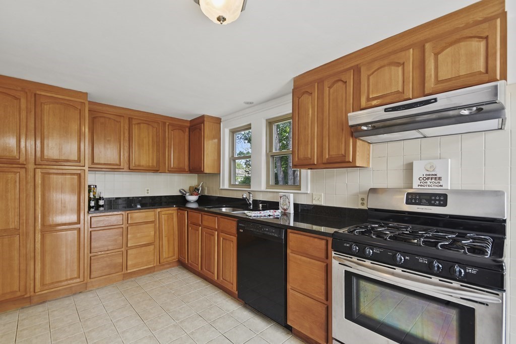 103 Mishawum Road Woburn, MA 01801 - Photo 5 of 27 Gallery Image 5