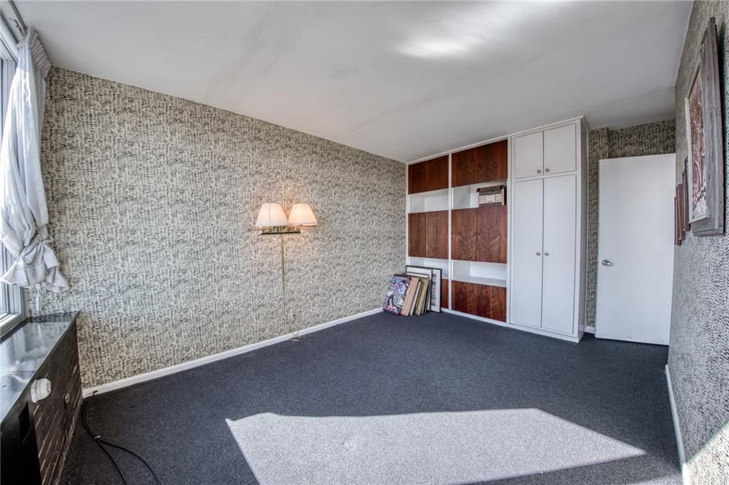 552 North Neville Street, Unit PH2 Pittsburgh, PA 15213 - Photo 18 of 42 an empty room with windows