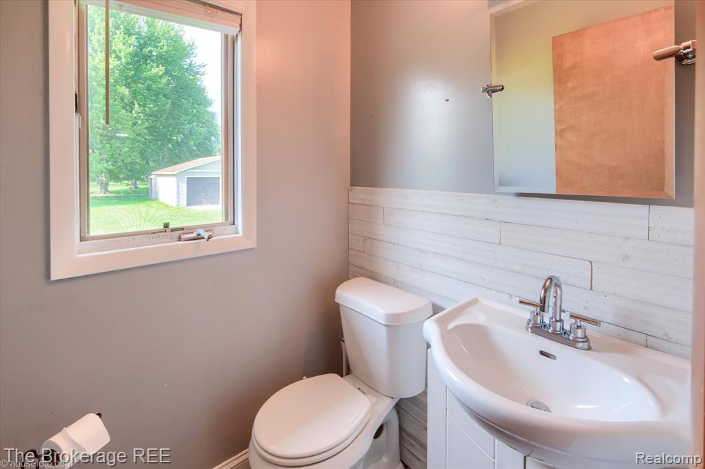 5495 East Coldwater Road Flint, MI 48506 - Photo 23 of 44