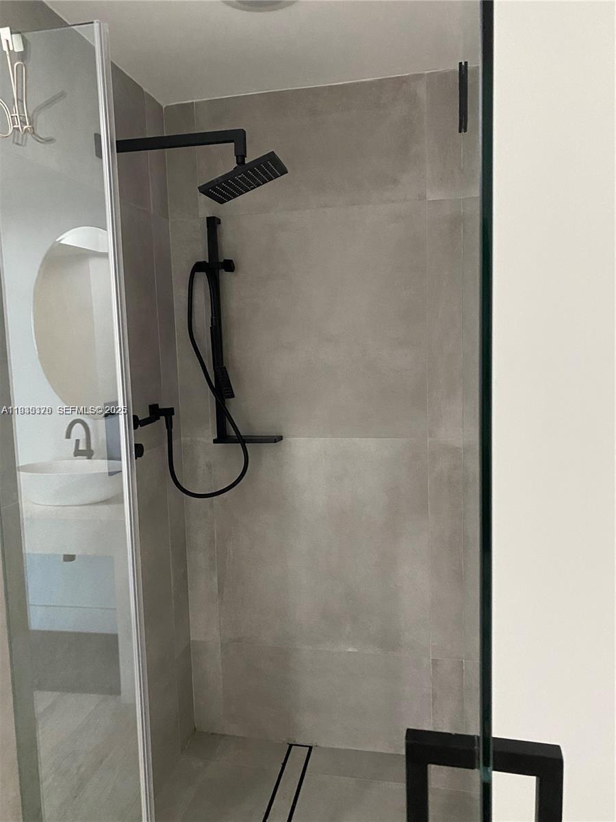 4779 Collins Avenue, Unit 3606 Miami Beach, FL 33140 - Photo 17 of 25