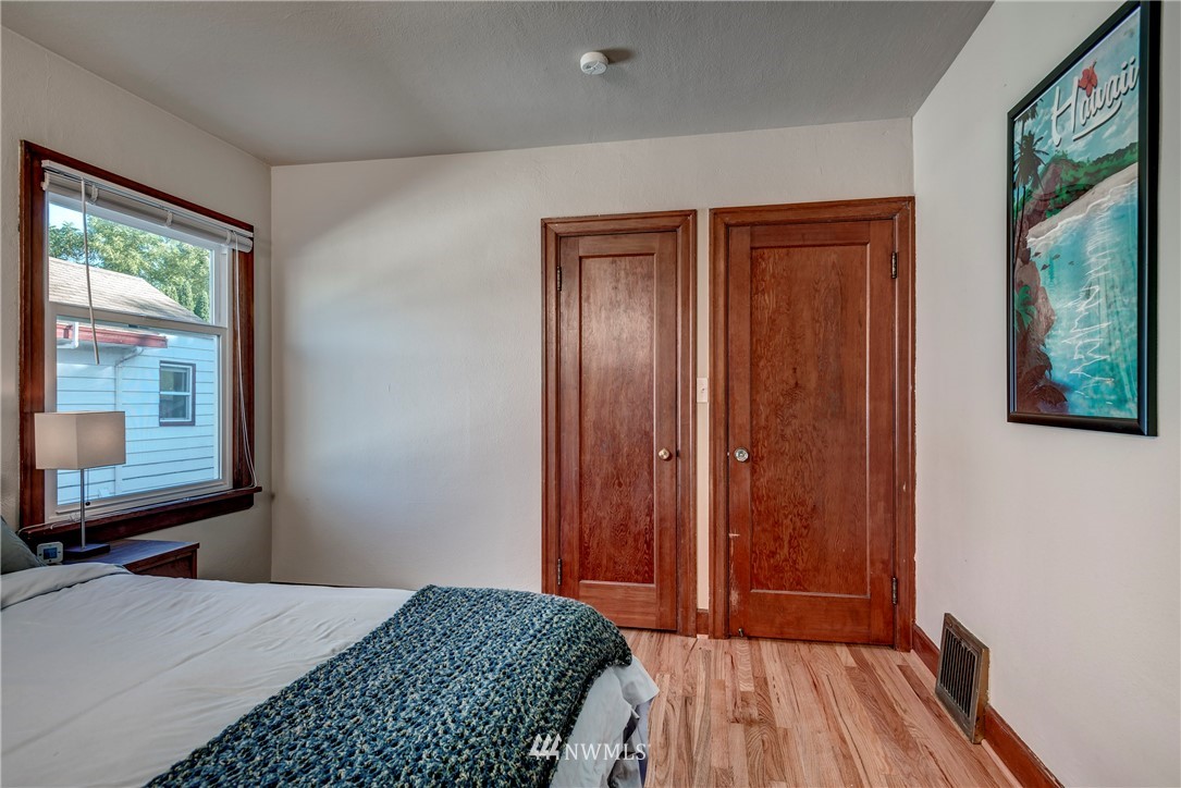 430 Wells Avenue North Renton, WA 98057 - Photo 11 of 25