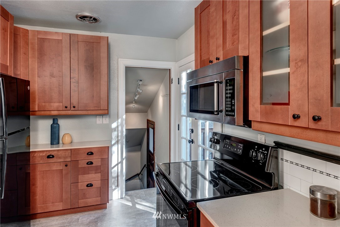 430 Wells Avenue North Renton, WA 98057 - Photo 16 of 25