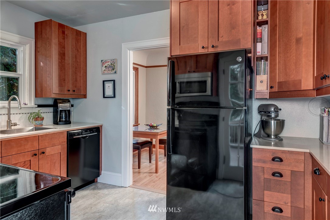 430 Wells Avenue North Renton, WA 98057 - Photo 17 of 25