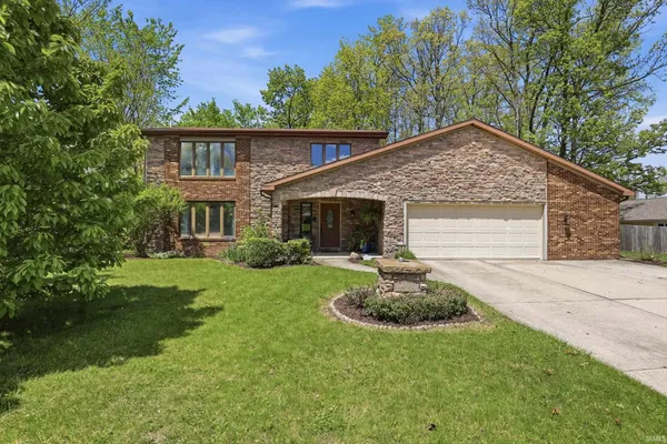 $344,900 | 2208 Hearthstone Drive, Fort Wayne, IN 46804