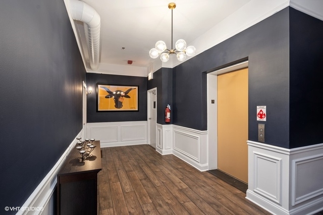 1016 West Madison Street, Unit 3S Chicago, IL 60607 - Photo 3 of 22 a very nice looking room with a large window
