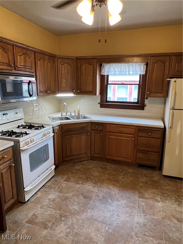 376 Elm Street Struthers, OH 44471 - Photo 3 of 21 Gallery Image 3