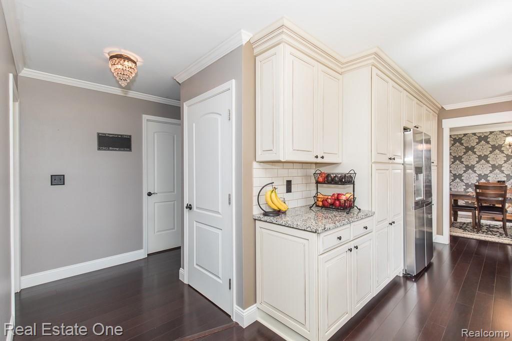 585 South Fieldstone Drive Rochester Hills, MI 48309 - Photo 16 of 34