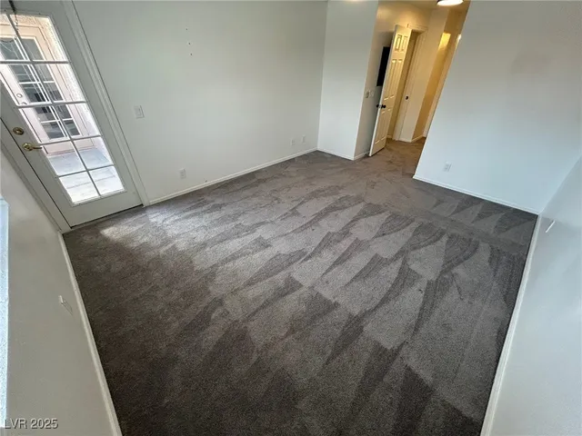 $1,375 | 1375 East Hacienda Avenue, Unit 217, Las Vegas, NV 89119