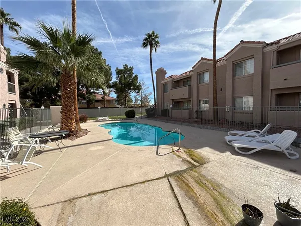 $1,295 | 1375 East Hacienda Avenue, Unit 217, Las Vegas, NV 89119
