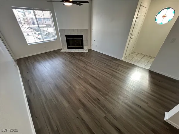 $1,295 | 1375 East Hacienda Avenue, Unit 217, Las Vegas, NV 89119