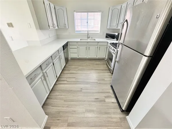 $1,295 | 1375 East Hacienda Avenue, Unit 217, Las Vegas, NV 89119