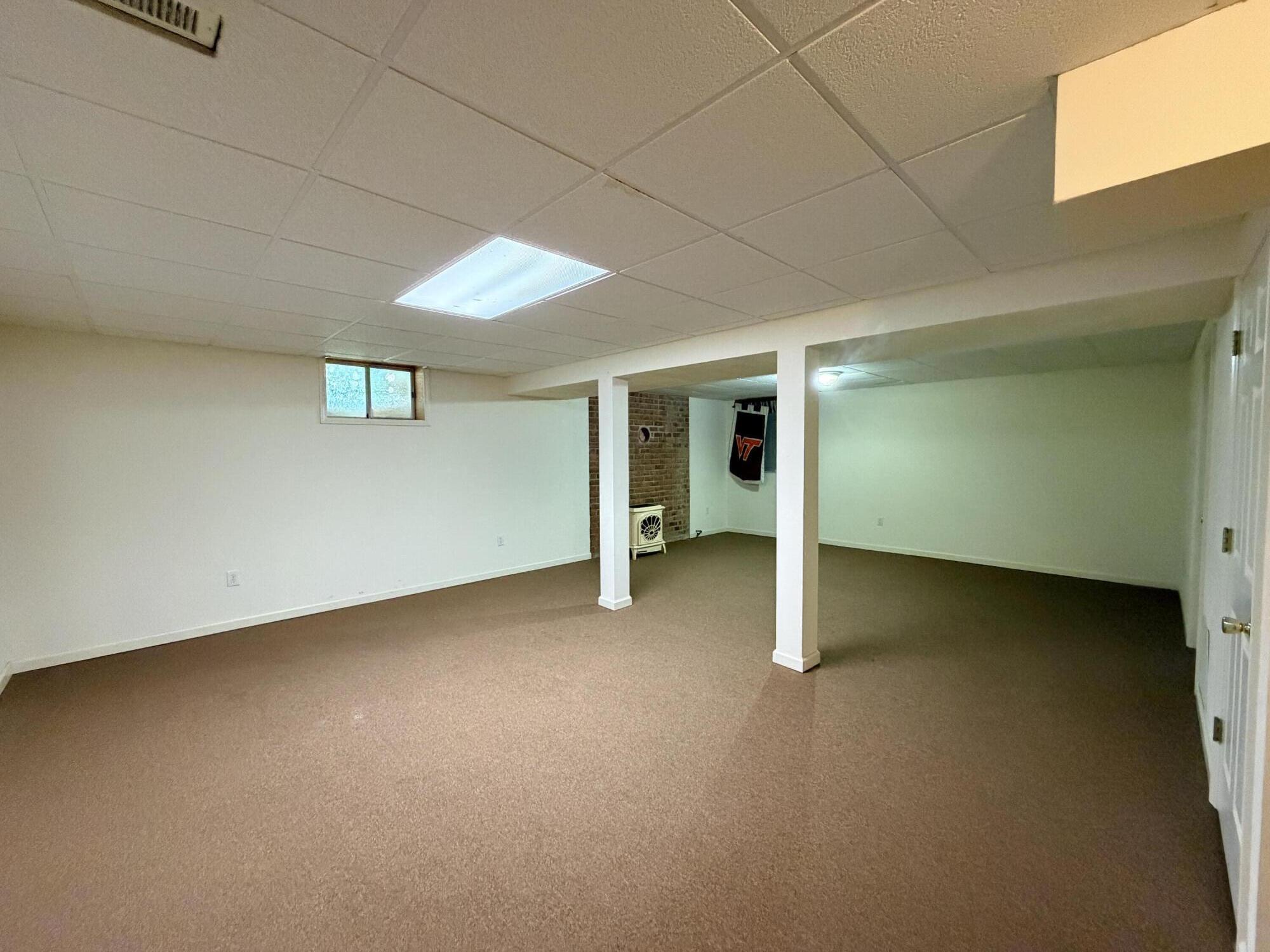 1840 Mountain View Road Vinton, VA 24179 - Photo 23 of 29 20260710_210736683_iOS