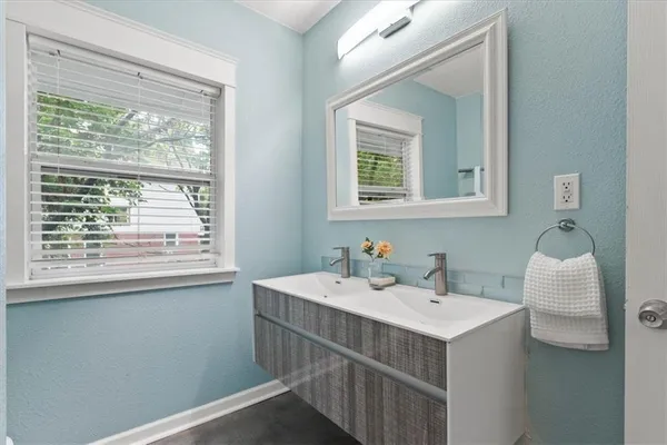 $525,000 | 2827 Campbell Street, Kansas City, MO 64109