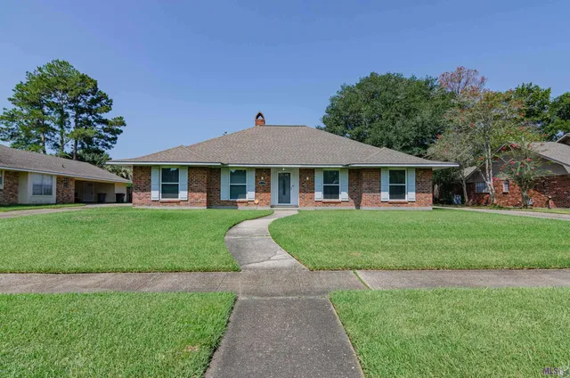 $305,000 | 514 Oakford Drive, Baton Rouge, LA 70815