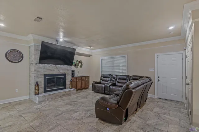 $305,000 | 514 Oakford Drive, Baton Rouge, LA 70815