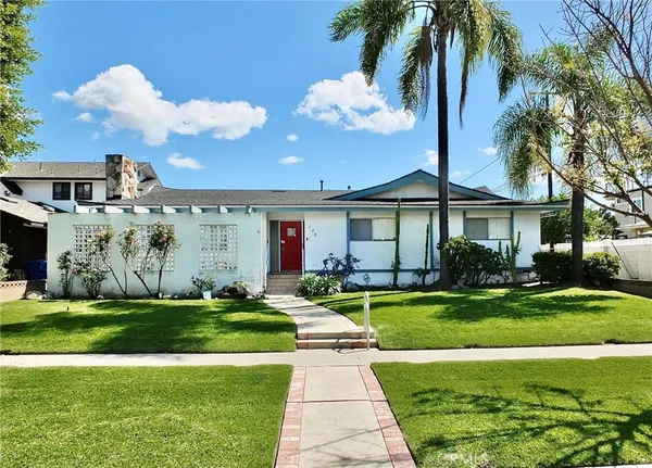 $1,295,000 | 148 East 36th Street, Long Beach, CA 90807