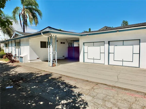 $1,295,000 | 148 East 36th Street, Long Beach, CA 90807