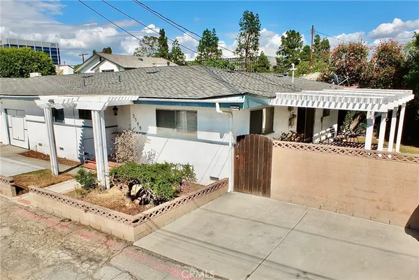 $1,295,000 | 148 East 36th Street, Long Beach, CA 90807