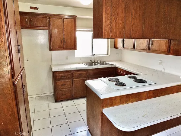 $1,295,000 | 148 East 36th Street, Long Beach, CA 90807