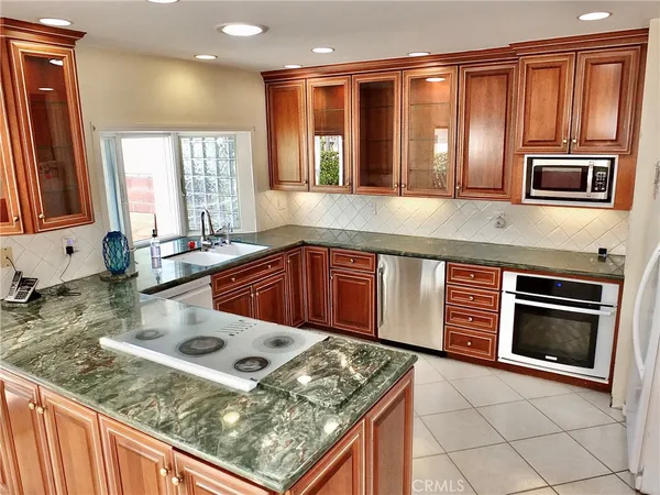 $1,295,000 | 148 East 36th Street, Long Beach, CA 90807