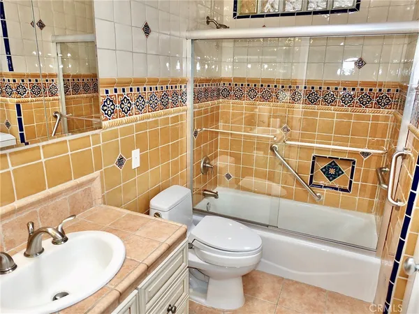 $1,295,000 | 148 East 36th Street, Long Beach, CA 90807