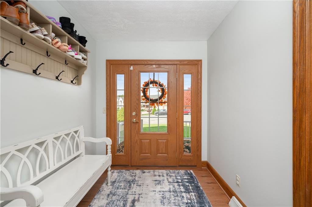 104 Manor Court Butler, PA 16001 - Photo 5 of 33