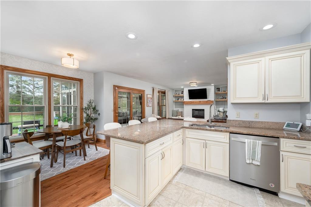 104 Manor Court Butler, PA 16001 - Photo 7 of 33