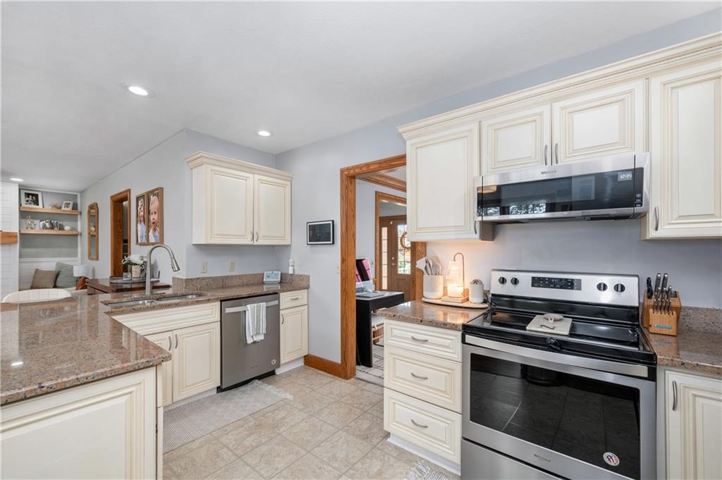 104 Manor Court Butler, PA 16001 - Photo 8 of 33