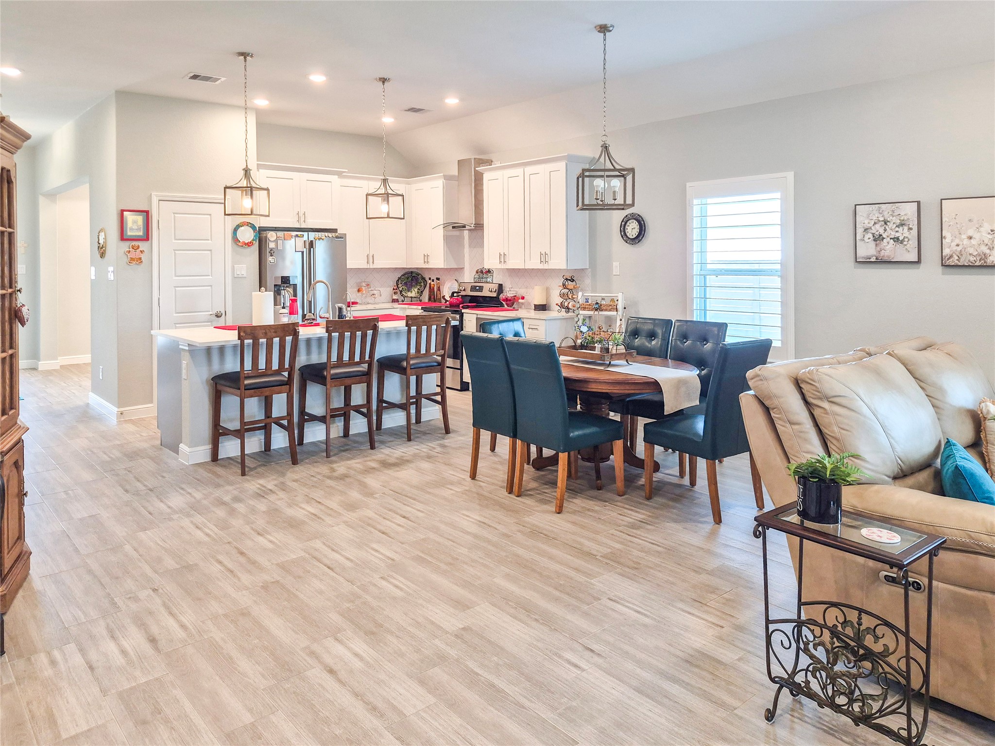 1325 Palomino Trail Angleton, TX 77515 - Photo 7 of 36 a view of a dining room with furniture