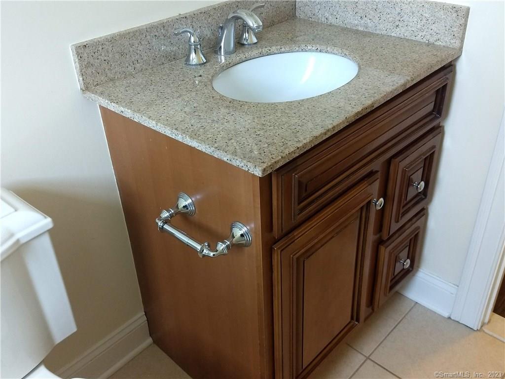 391 Reef Road, Unit 1A Fairfield, CT 06824 - Photo 12 of 18