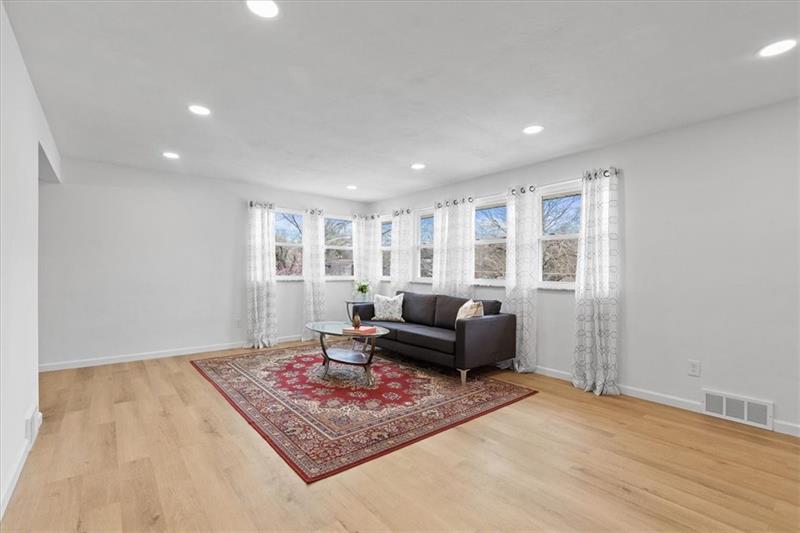 208 Washington Road Pittsburgh, PA 15221 - Photo 6 of 41 Gallery Image 6