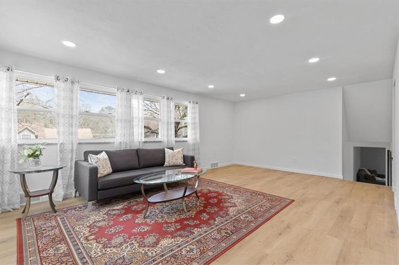 208 Washington Road Pittsburgh, PA 15221 - Photo 7 of 41 Gallery Image 7