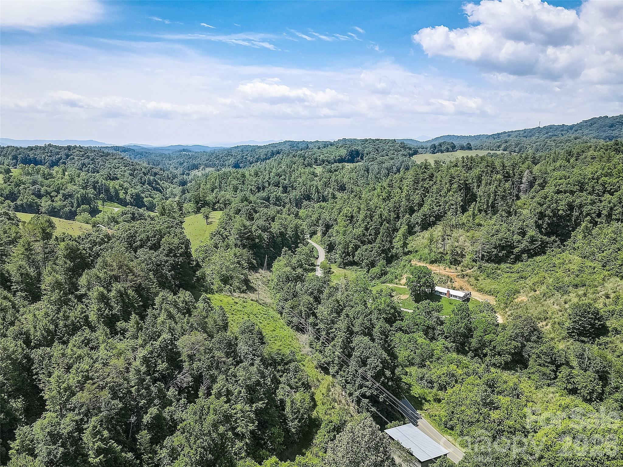 1820 Grapevine Road Marshall, NC 28753 - Photo 10 of 16