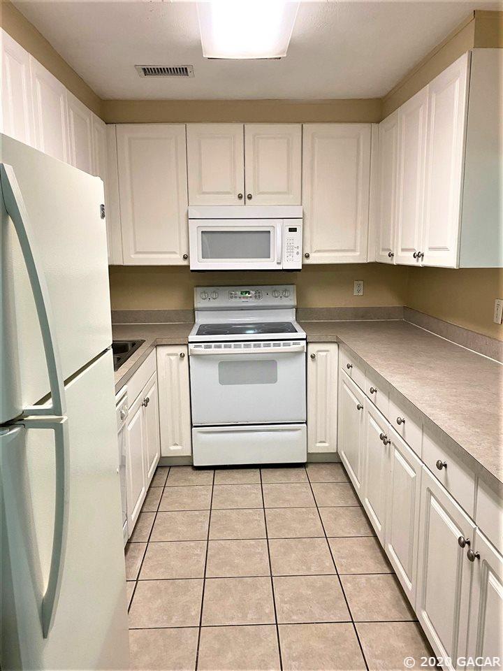 501 Southwest 75th Street, Unit H5 Gainesville, FL 32607 - Photo 5 of 18 Gallery Image 5