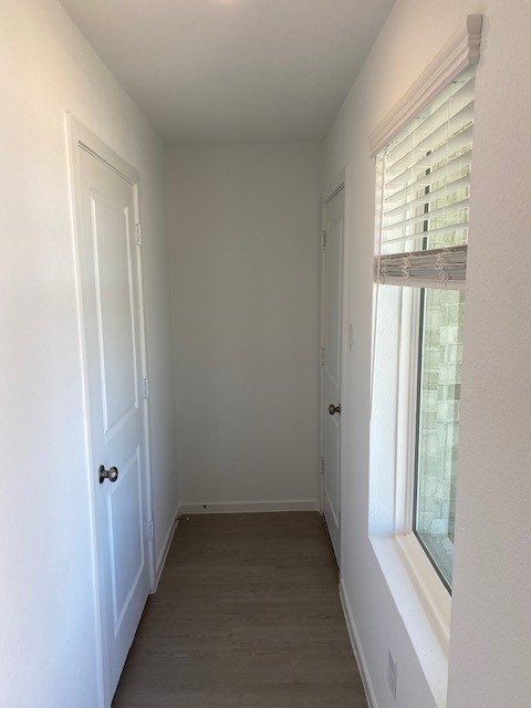 5283 Israel Grace Way Houston, TX 77048 - Photo 4 of 27 Front Hall to Laundry room and Garage