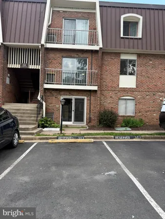 $245,000 | 221 North Fillmore Avenue, Unit 6, Sterling, VA 20164
