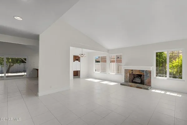 $4,300 | 248 Cedar Heights Drive, Thousand Oaks, CA 91360