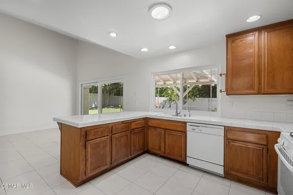 $4,300 | 248 Cedar Heights Drive, Thousand Oaks, CA 91360