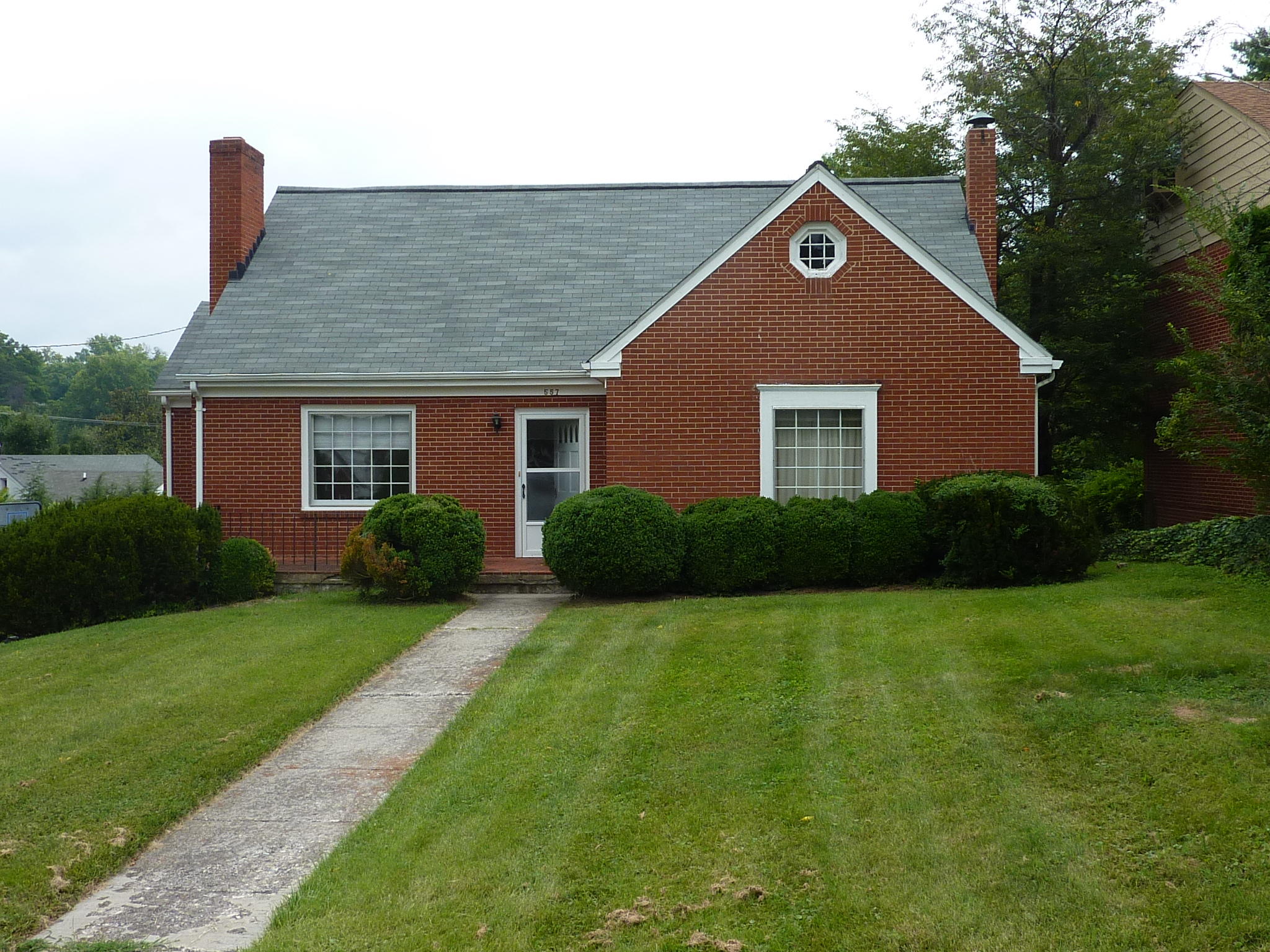 557 Dillard Road Southwest Roanoke, VA 24014 - Photo 1 of 18 Front View